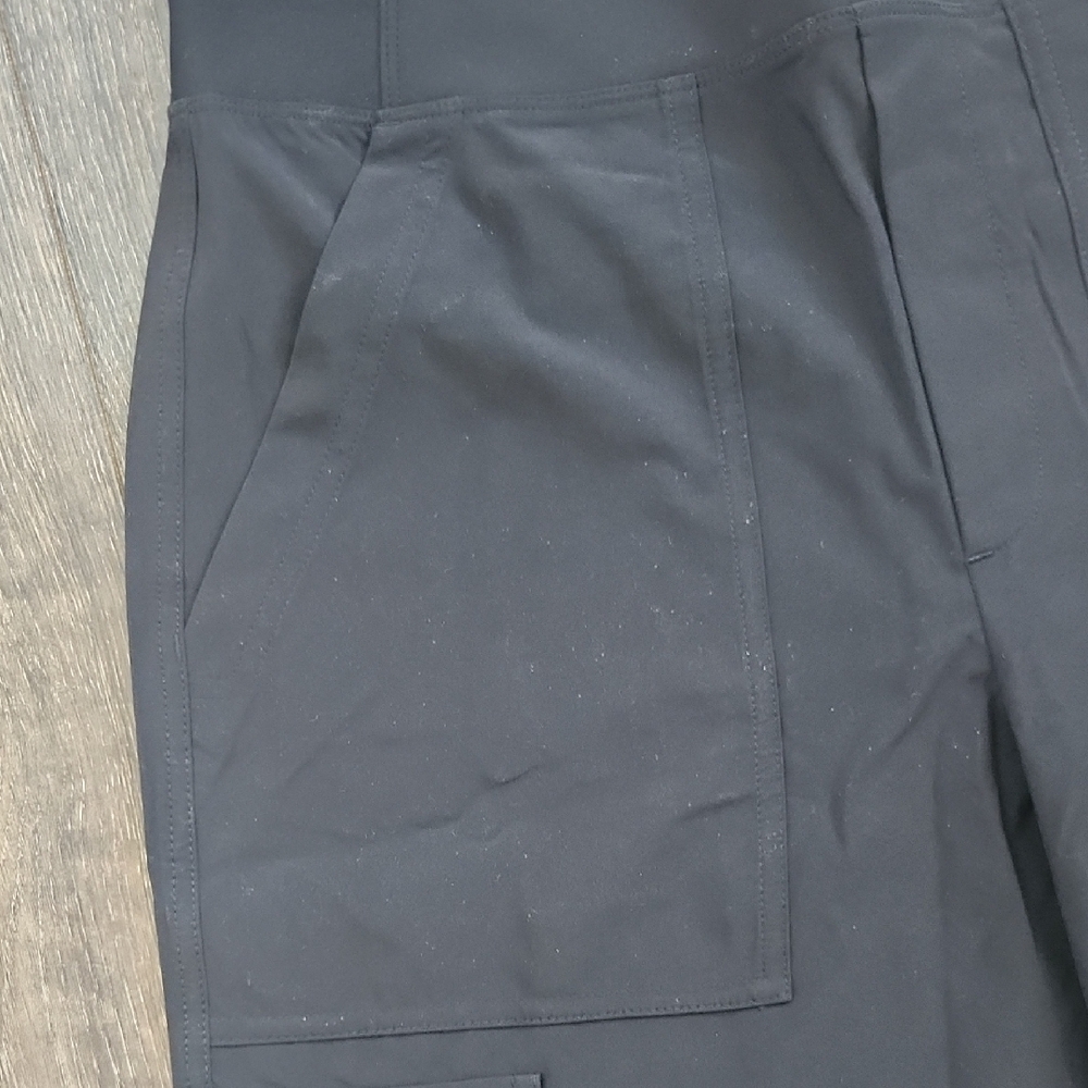 NWT Athleta Brooklyn Heights Cargo Pants - Black - Size US 8 - Picture 4 of 6